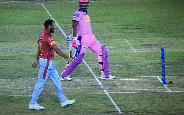 WATCH: स्टुअर्ट बिन्नी ने गेंदबाजी के लिए जाते मोहम्मद शमी के साथ ही मस्ती, नहीं रुकी मयंकी लैंगर की हंसी 11