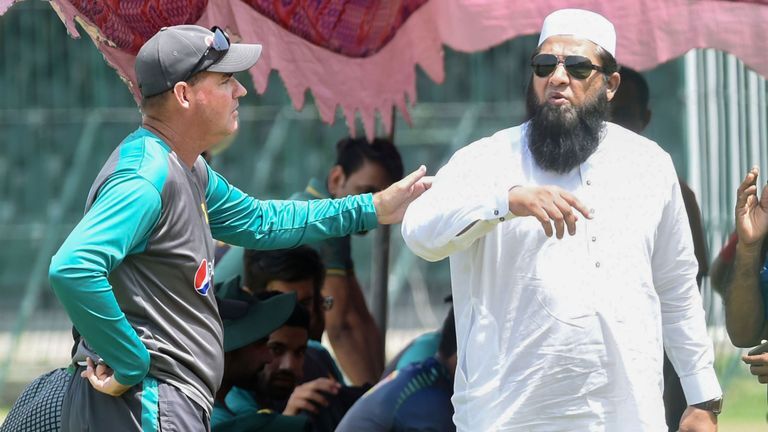 विश्व कप के लिए पाकिस्तान की टीम चुनने के बाद भारतीय क्रिकेट टीम पर चुटकी लेते दिखाई दिए इंजमाम उल हक 1