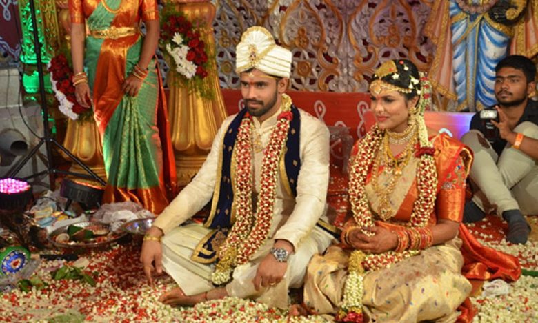 PHOTOS: हनुमा विहारी ने इस खूबसूरत लड़की से रचाया शादी, देखें शादी की इंसाइड तस्वीरें 2