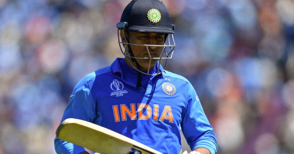 CWC 2019- महेन्द्र सिंह धोनी की धीमी बल्लेबाजी पर अब सचिन के बाद इस दिग्गज भारतीय ने उठाए सवाल, कहा किसी दिन उन्हें होगा इसका पछतावा 5