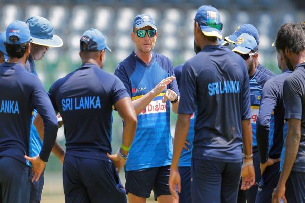 विश्व कप में खराब प्रदर्शन का असर श्रीलंका टीम पर भी पड़ा, खेल मंत्रालय ने इनसे मांगा इस्तीफा 3