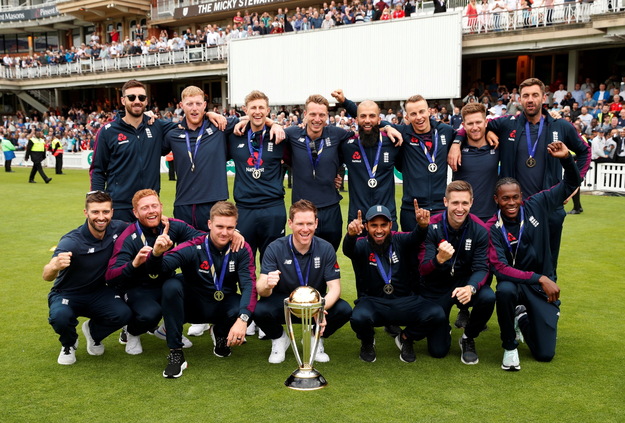 इंग्लिश टीम को पहली बार विश्व विजेता बनाने वाला ये खिलाड़ी क्या ले रहा है संन्यास? 10