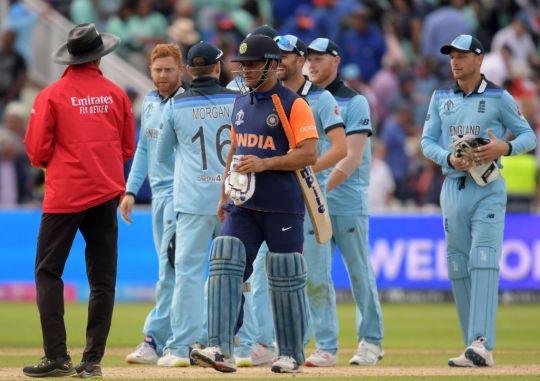 INDvsENG: इंग्लैंड से हारने के बाद रोहित शर्मा ने इस खिलाड़ी को बताया था नम्बर 4 का बेहतरीन विकल्प 2