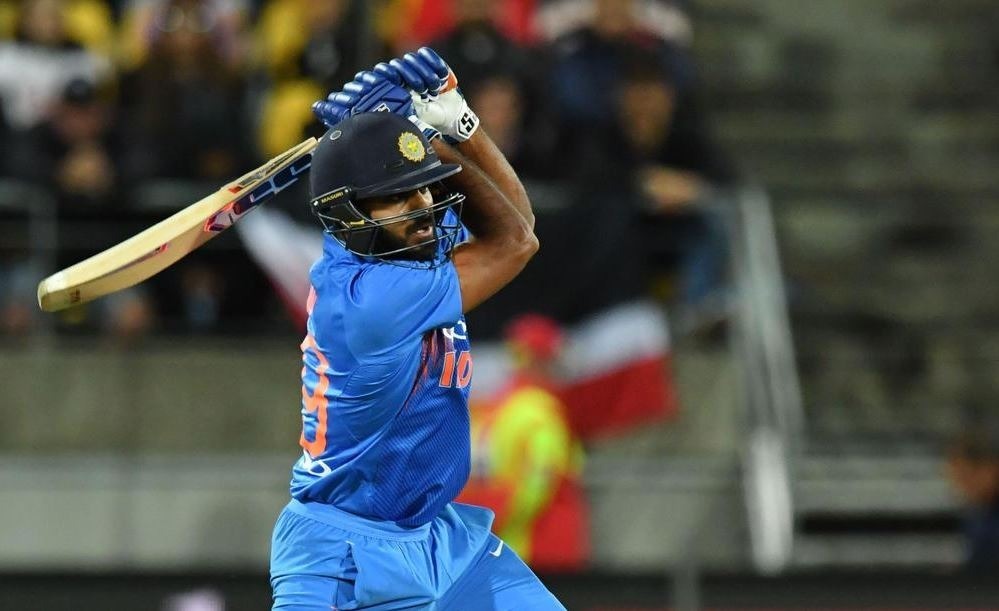 INDvsENG: इंग्लैंड से हारने के बाद रोहित शर्मा ने इस खिलाड़ी को बताया था नम्बर 4 का बेहतरीन विकल्प 3