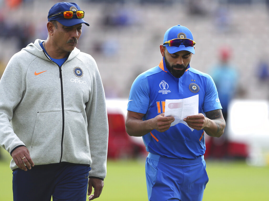 रवि शास्त्री का विवादित बयान, 2019 विश्व कप के टीम चयन से थे नाखुश, 3 विकेटकीपर शामिल करने पर जताई नाराजगी 3