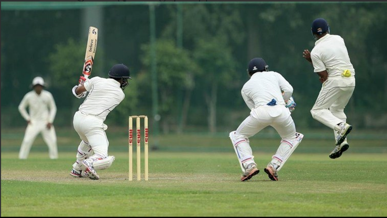 दिलीप ट्रॉफी: युवा बल्लेबाज के शतक से मजबूत स्थिति में इंडिया ग्रीन, देखें स्कोरबोर्ड 1