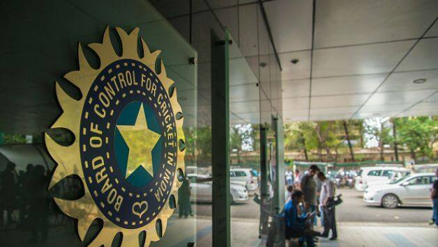 आईसीसी ने लिया बड़ा फैसला, बीसीसीआई की मुश्किलें बढ़ी, धोनी के शहर से छिन गया दूसरा टेस्ट 1