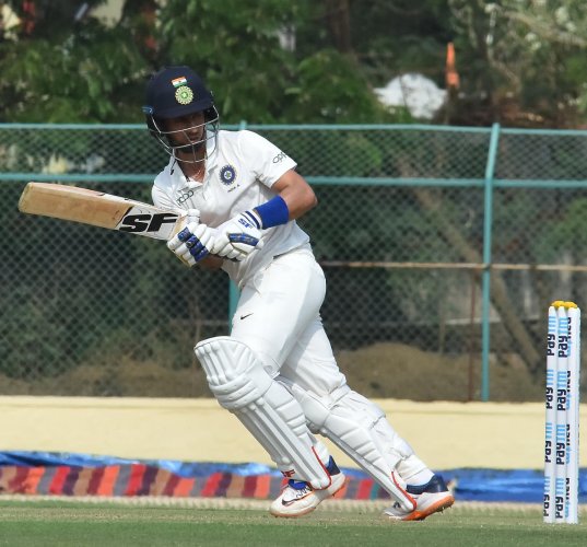दिलीप ट्रॉफी: युवा बल्लेबाज के शतक से मजबूत स्थिति में इंडिया ग्रीन, देखें स्कोरबोर्ड 3