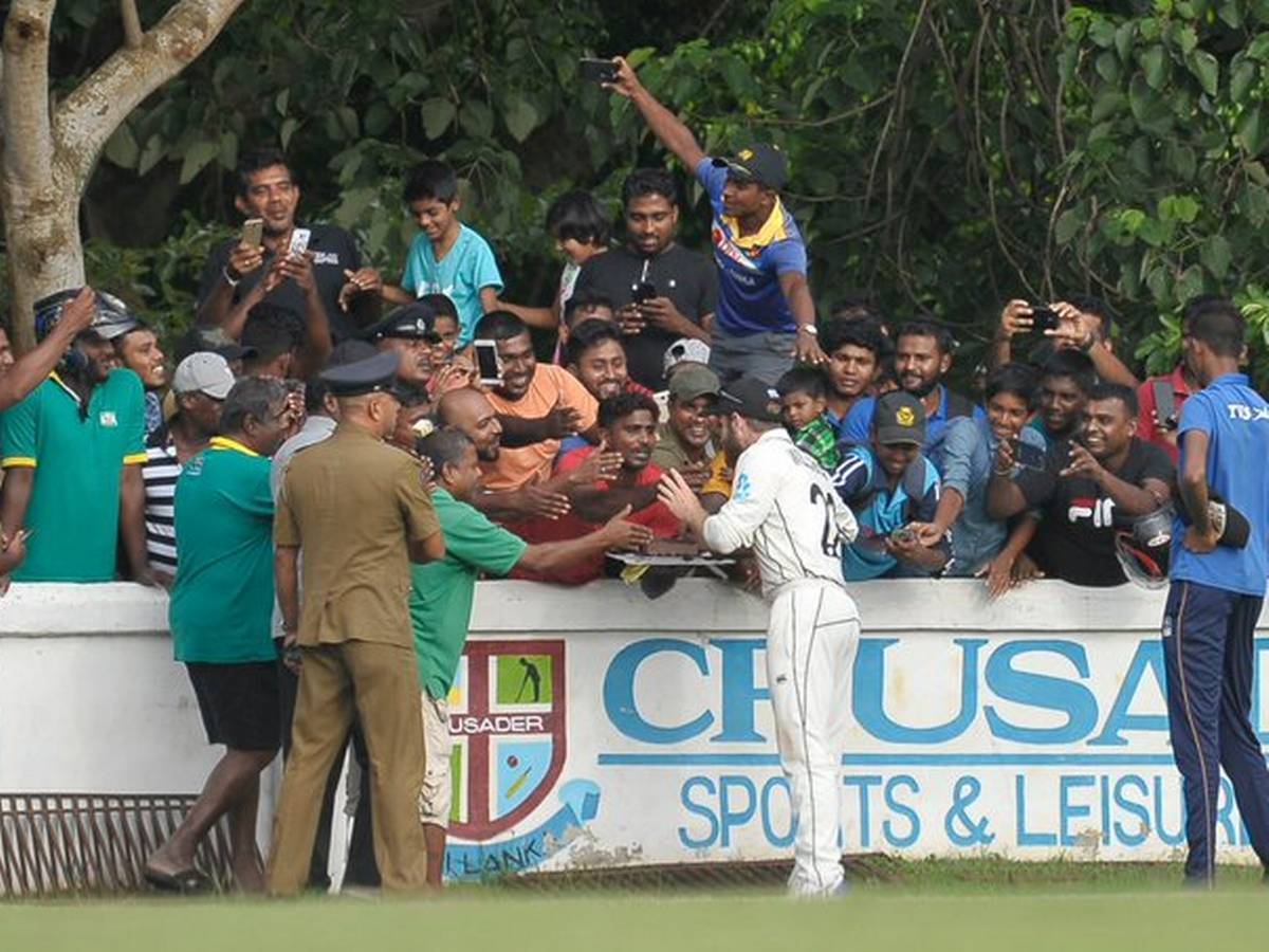 WATCH: मैच के बीच श्रीलंकाई प्रशंसको के साथ केन विलियमसन ने मनाया जन्मदिन, वीडियो वायरल 2