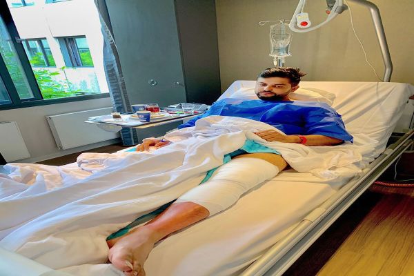 टीम इंडिया के स्टार बल्लेबाज सुरेश रैना के घुटने की हुई सर्जरी, अब इतने दिन तक नहीं खेल सकेंगे कोई मैच 1