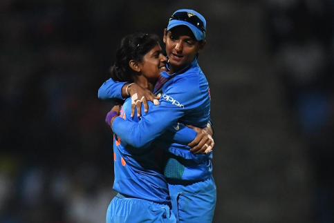 IND W vs SA W, पहला टी-20: भारत ने 11 रनों से जीता मुकाबला, हरमनप्रीत कौर की विस्फोटक बल्लेबाजी 3