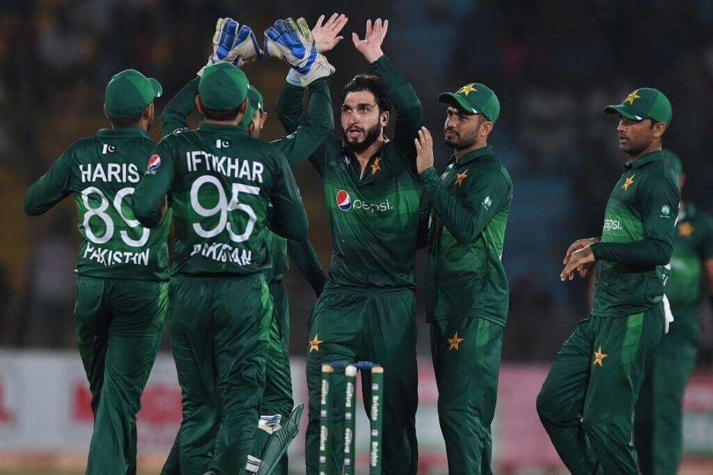 पाकिस्तान ने श्रीलंका को दूसरे वनडे मैच में 67 रनों से दी मात, सालों बाद अपनी धरती पर पहली बार चमके ये खिलाड़ी 2
