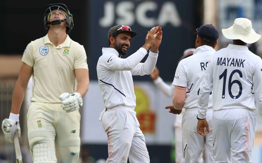 INDvSA, तीसरा टेस्ट: पारी की हार तरफ दक्षिण अफ्रीका, दूसरी पारी में 4 विकेट गिरे 2 INDvSA, तीसरा टेस्ट: पारी की हार तरफ दक्षिण अफ्रीका, दूसरी पारी में 4 विकेट गिरे 2
