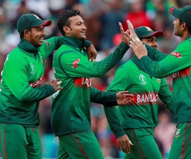 बांग्लादेश के शाकिब अल हसन बैन के बाद अब क्रिकेट छोड़ फुटबॉल खेल रहे 1