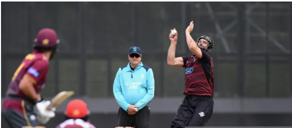 वीडियो : न्यूजीलैंड के इस गेंदबाज ने हेलमेट पहनकर की गेंदबाजी 1