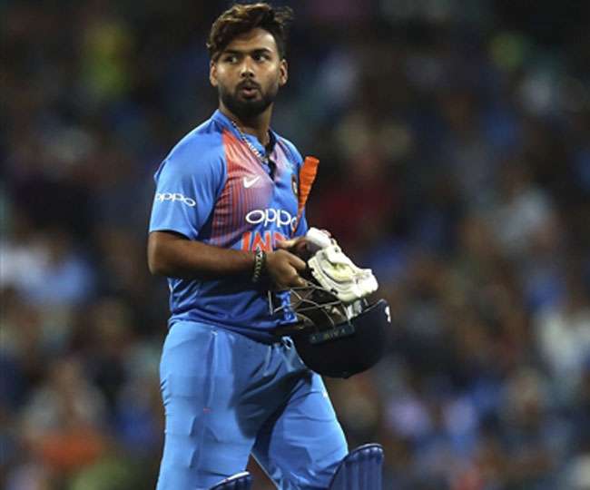 ऋषभ पंत के पक्ष में उतरा पूर्व विकेटकीपर बल्लेबाज, बताया बेहतर बनने का तरीका 3 ऋषभ पंत