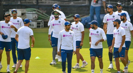 PHOTOS : भारतीय टीम ने प्रैक्टिस में बहाया पसीना, रवि शास्त्री ने इन खिलाड़ियों पर रखी कड़ी नजर 7 PHOTOS : भारतीय टीम ने प्रैक्टिस में बहाया पसीना, रवि शास्त्री ने इन खिलाड़ियों पर रखी कड़ी नजर 6