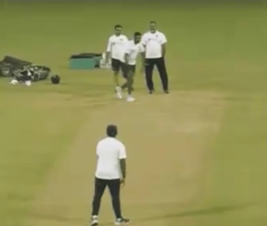 वीडियो : बाएं हाथ से गेंदबाजी की प्रैक्टिस करते नजर आए रविचंद्रन अश्विन 2