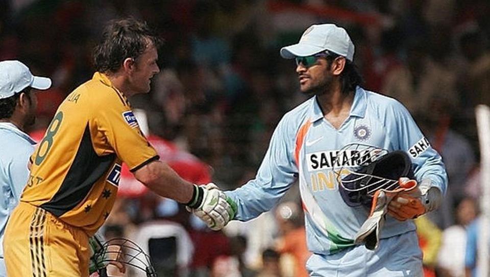 महेंद्र सिंह धोनी दुनिया के सर्वश्रेष्ठ विकेटकीपर बल्लेबाज हैं: एडम गिलक्रिस्ट 2 महेंद्र सिंह धोनी दुनिया के सर्वश्रेष्ठ विकेटकीपर बल्लेबाज हैं: एडम गिलक्रिस्ट 1