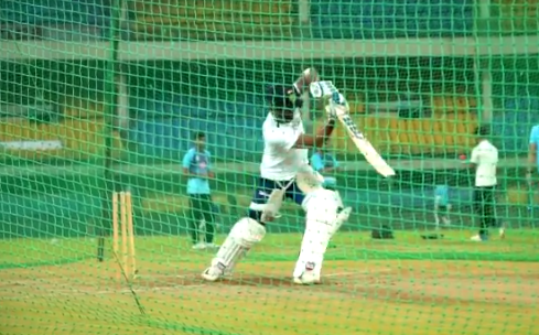 वीडियो : डे-नाईट टेस्ट से पहले इन खिलाड़ियों के अतिरिक्त पूरी भारतीय टीम ने किया अभ्यास 11