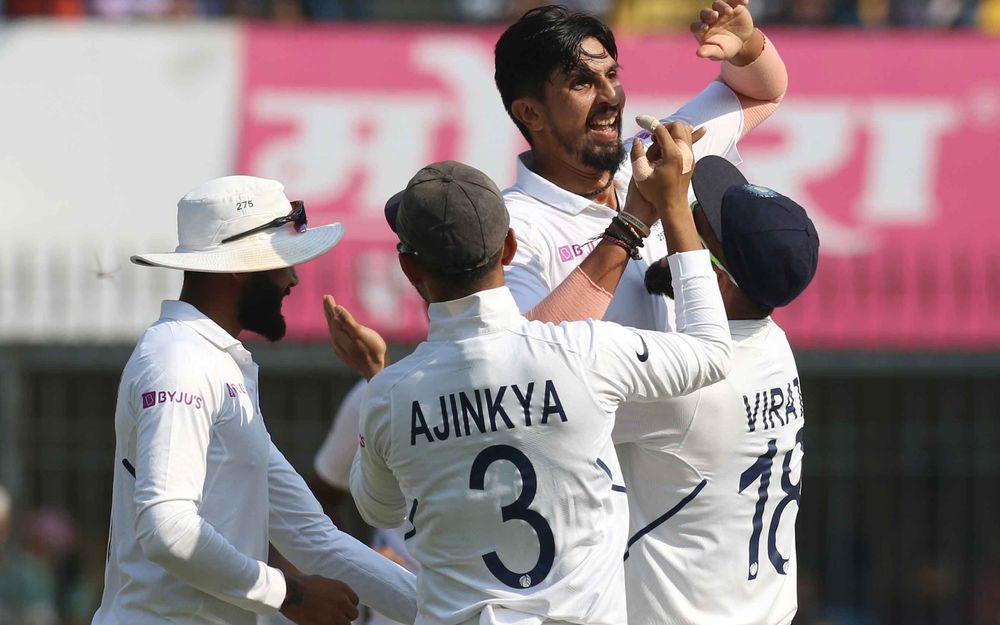INDvBAN, पहला टेस्ट: अंतिम 2 गेंदों पर मोहम्मद शमी ने 2 बल्लेबाजों को भेजा पवेलियन, 140 पर 7 बांग्लादेश 2 INDvBAN, पहला टेस्ट: अंतिम 2 गेंदों पर मोहम्मद शमी ने 2 बल्लेबाजों को भेजा पवेलियन, 140 पर 7 बांग्लादेश 2