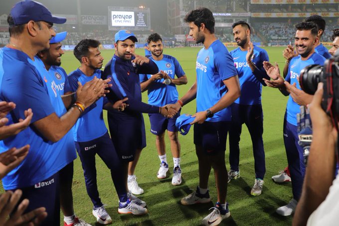 ऑस्ट्रेलिया में होने वाले टी20 विश्व कप के लिए वीवीएस लक्ष्मण ने चुनी संभावित भारतीय टीम 6 ऑस्ट्रेलिया में होने वाले टी20 विश्व कप के लिए वीवीएस लक्ष्मण ने चुनी संभावित भारतीय टीम 5