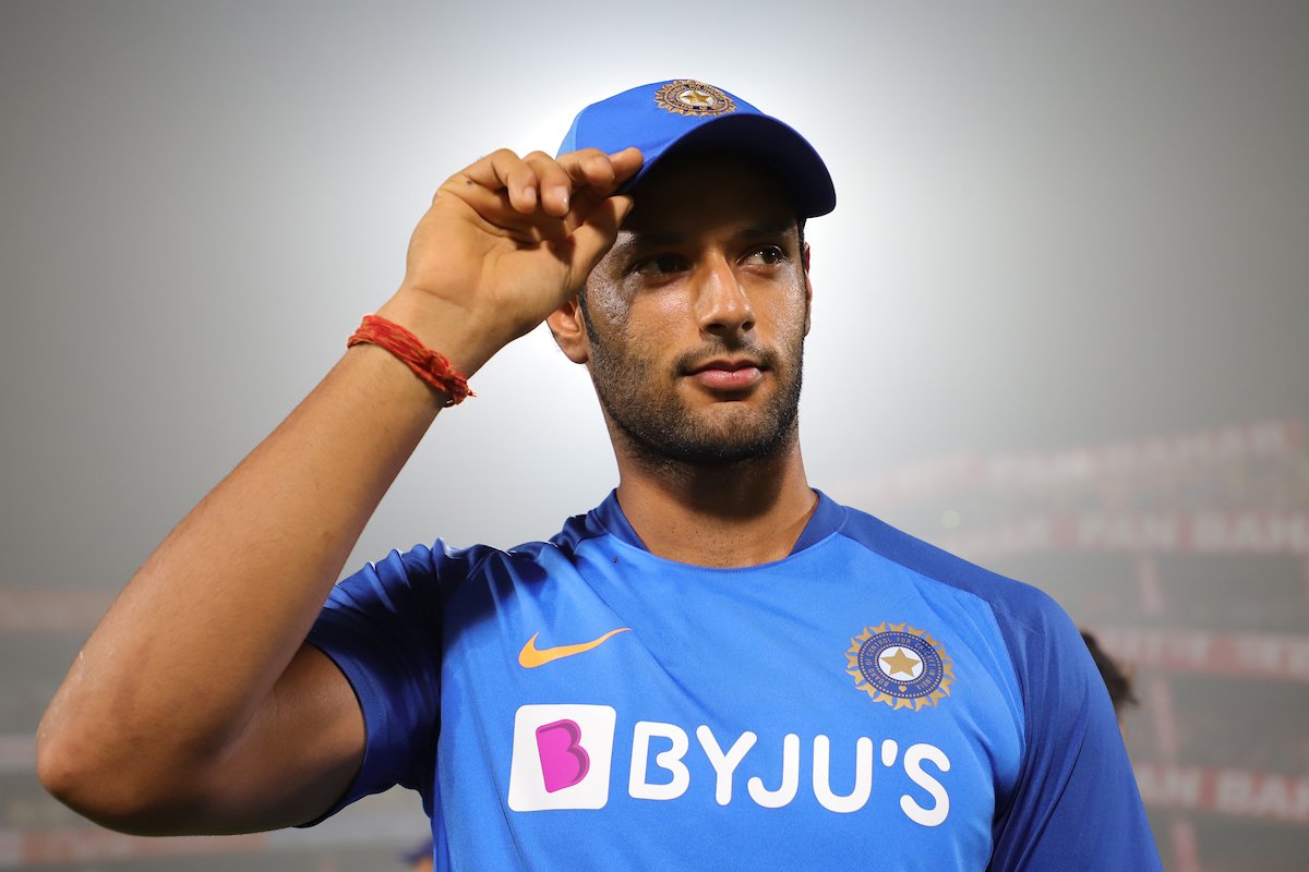भारत के लिए टी-20 खेलने वाले 82वें खिलाड़ी बने शिवम दुबे, सोशल मीडिया पर कुछ ऐसे हुआ स्वागत 11