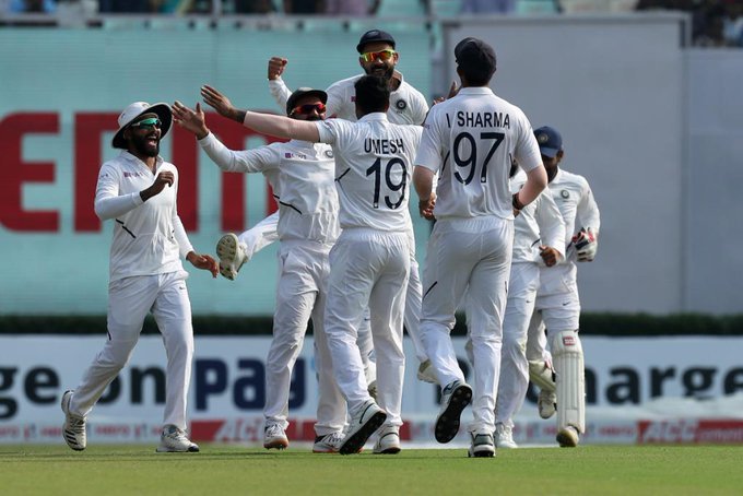 INDvsBAN : STATS : मैच के पहले दिन बने 9 रिकॉर्ड्स, विराट कोहली ने बना डाला ये विश्व रिकॉर्ड 2 INDvsBAN : STATS : मैच के पहले दिन बने 9 रिकॉर्ड्स, विराट कोहली ने बना डाला ये विश्व रिकॉर्ड 2