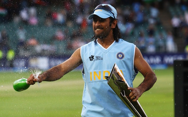क्रिकेट से जुड़े इन दो पलों को अपने दिल के सबसे करीब मानते है महेंद्र सिंह धोनी 5