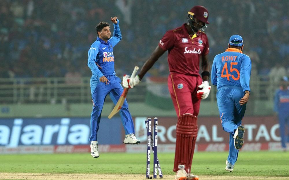 वीडियो : कुलदीप यादव ने वेस्टइंडीज के खिलाफ दूसरे वनडे में ली हैट्रिक  2