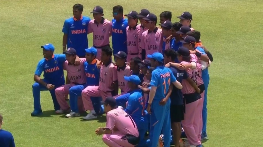 भारतीय अंडर-19 टीम ने मैच के बाद जापानी खिलाड़ियों के साथ खिंचवाया ग्रुप फोटो, सोशल मीडिया पर की जमकर तारीफ 5
