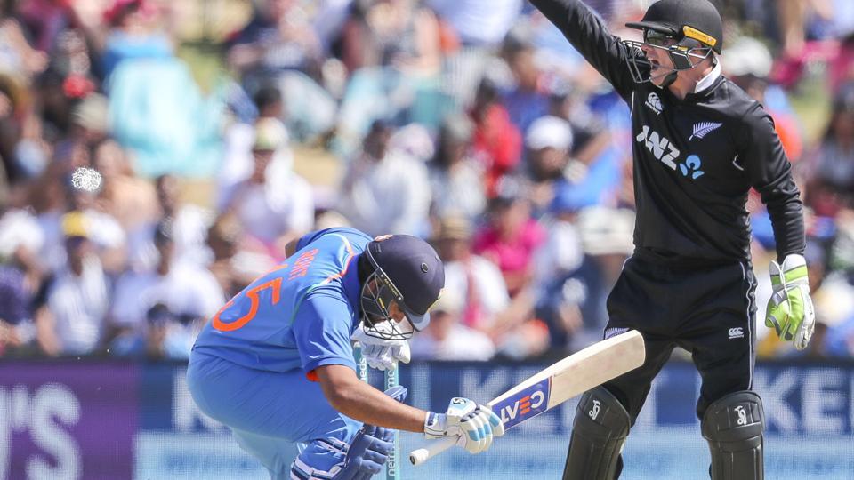 टूटी अंगुली की वजह से भारत-न्यूज़ीलैंड सीरीज से बाहर हुआ टीम का सबसे विस्फोटक बल्लेबाज 13