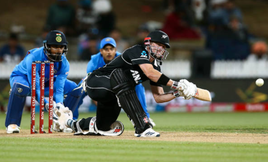 न्यूजीलैंड की टीम ने पहले एकदिवसीय मैच में भारत को 4 विकेट से हराया, विराट की ये गलती बनी वजह 9