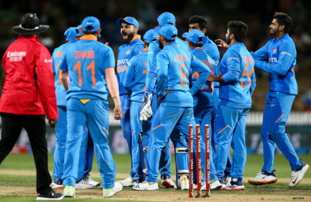 NZ vs IND, पहला वनडे: हार के बाद भारतीय टीम के लिए एक और बुरी खबर, आईसीसी ने पूरी टीम पर लगाया जुर्माना 5