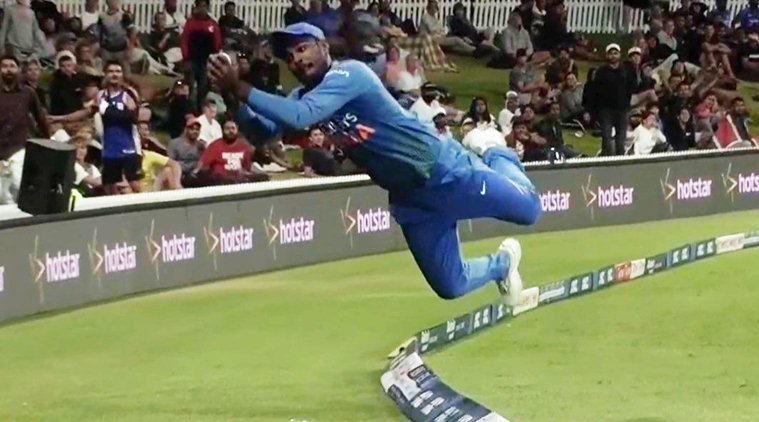 वीडियो: 7.6 ओवर के दौरान हवा में छलांग लगाते हुए संजू सैमसन ने पेश किया अपना अविश्वसनीय अंदाज, वायरल हो रहा है वीडियो 2