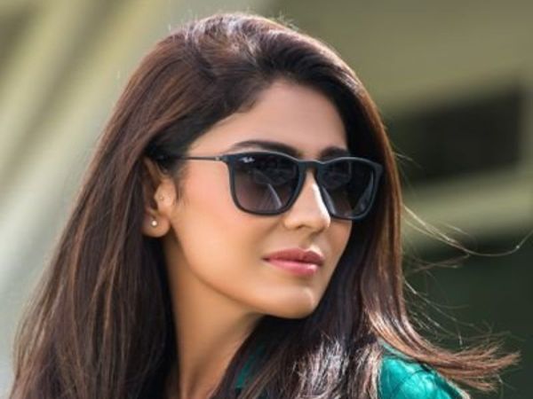 पाकिस्तान की इस सबसे खूबसूरत महिला क्रिकेटर ने की सगाई, देखें तस्वीरें 8