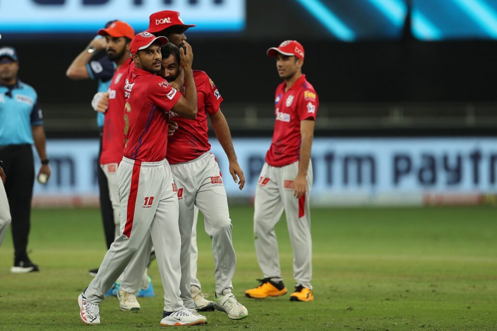 आईपीएल 2020-दूसरे सुपर ओवर में जानिये क्यों गेंदबाजी नहीं कर सके बुमराह और मोहम्मद शमी 3