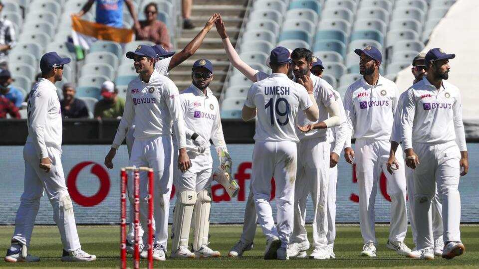 AUS vs IND : भारत की गिरफ्त में दूसरा टेस्ट मैच, कुछ ऐसा रहा तीसरे दिन का पूरा हाल 1