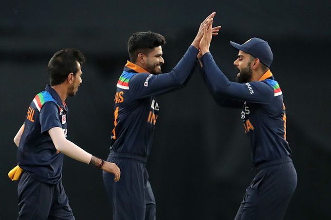 AUSvsIND: भारत को मिला 195 रनों का लक्ष्य, सोशल मीडिया पर उड़ा कोहली और मैथ्यू वेड का मजाक 5