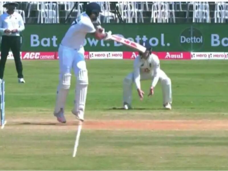 WATCH: इंग्लैंड के खिलाफ हिट विकेट आउट थे ईशांत शर्मा? देखें वीडियो 9
