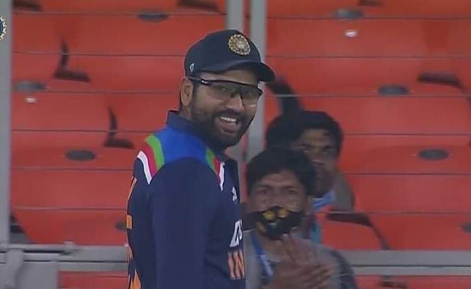 4 ओवर के लिए कप्तान बने रोहित शर्मा ने भारत को जीता दिया हारा हुआ मैच 2