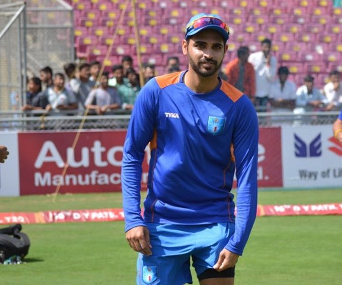 Vijay Hazare Trophy : प्री-लिमनरी क्वार्टर-फ़ाइनल में दिल्ली की जीत, जानिए क्वार्टर-फ़ाइनल्स का पूरा समीकरण 4 Vijay Hazare Trophy : प्री-लिमनरी क्वार्टर-फ़ाइनल में दिल्ली की जीत, जानिए क्वार्टर-फ़ाइनल्स का पूरा समीकरण 3