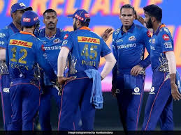 IPL 2021: आईपीएल के मिड सीजन में मुंबई इंडियंस इन 3 खिलाड़ियों को कर सकती है टीम में शामिल 7