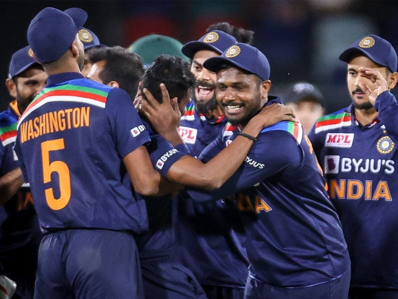 SL vs IND: दूसरे वनडे से पहले भारत के लिए आई बुरी खबर, श्रीलंका दौरे से बाहर हो सकता है ये खिलाड़ी 1