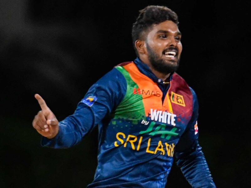 IPL AUCTION 2022- श्रीलंका के स्पिन गेंदबाज वानिन्डु हसरंगा ने चौंकाया, आरसीबी ने बड़ी रकम देकर फिर से किया अपने साथ 4
