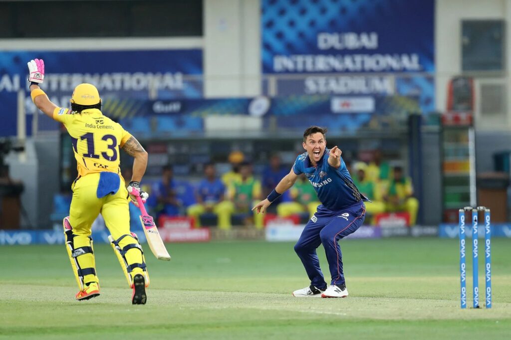 आईपीएल 2021: चेन्नई सुपर किंग्स को लगा बड़ा झटका मैच के दौरान चोटिल हुए रायडू छोड़ना पड़ा मैदान, देखें वीडियो 3