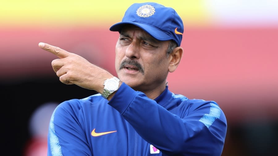 रवि शास्त्री का विवादित बयान, 2019 विश्व कप के टीम चयन से थे नाखुश, 3 विकेटकीपर शामिल करने पर जताई नाराजगी 1