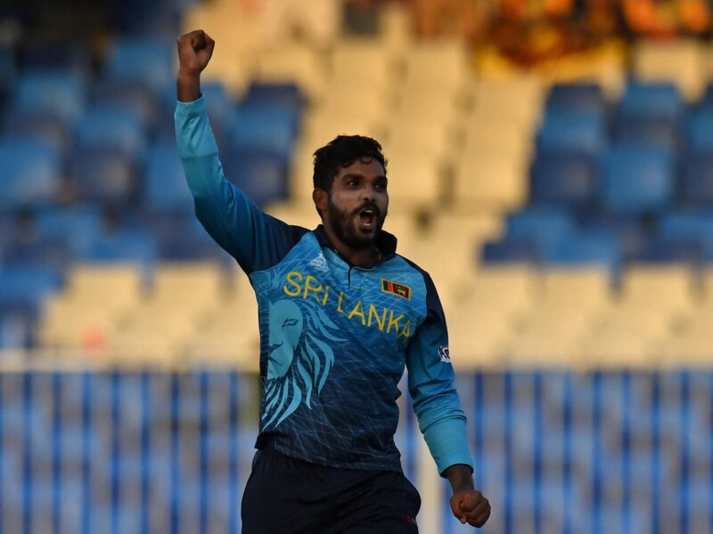 श्रीलंका के स्टार गेंदबाज ने हैट्रिक लेकर मचाई सनसनी, बनाया टी20 वर्ल्ड कप में नया रिकार्ड 2