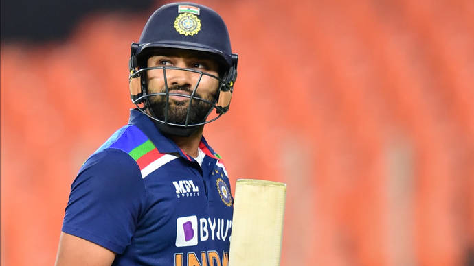 ICC T20WC- "रोहित शर्मा देशद्रोही है, पाकिस्तान के खिलाफ हर मैच में 0 पर आउट होता है" भारत के हारने पर हिटमैन पर भड़के भारतीय फैंस सुनाई खरीखोटी 3