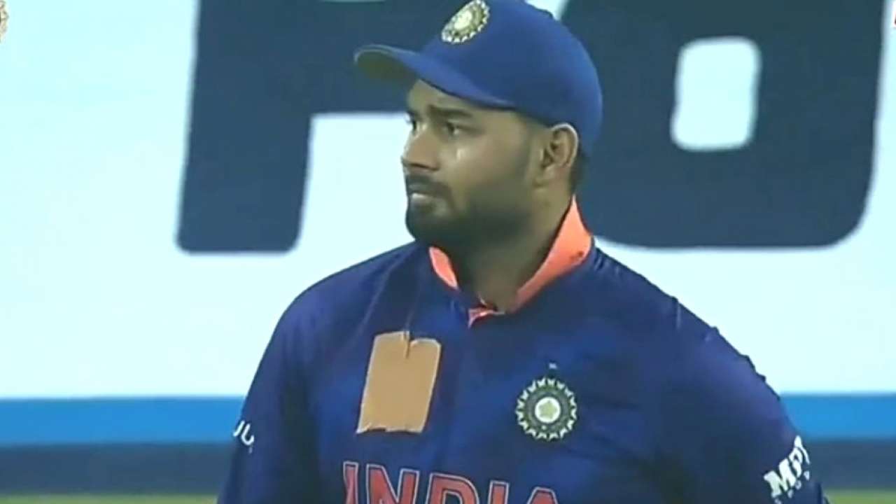 IND vs SA: Rishabh Pant की घटिया कीपिंग तीसरे ODI में Team India पर पड़ रही भारी, टपकाया आसान कैच 20